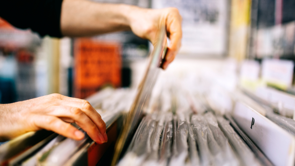 How an Employer of Record Can Assist You in Managing International Employment Regulations